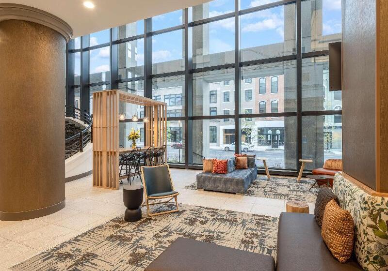 ホテル Hilton Garden Inn Toledo Downtown