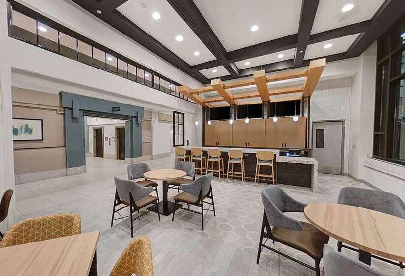 ホテル Hilton Garden Inn Toledo Downtown