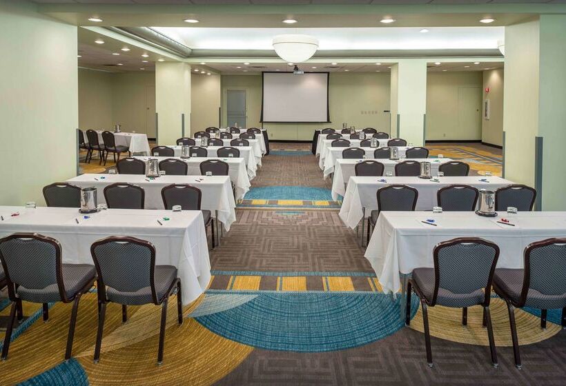 בית מלון כפרי Hilton Cincinnati Netherland Plaza