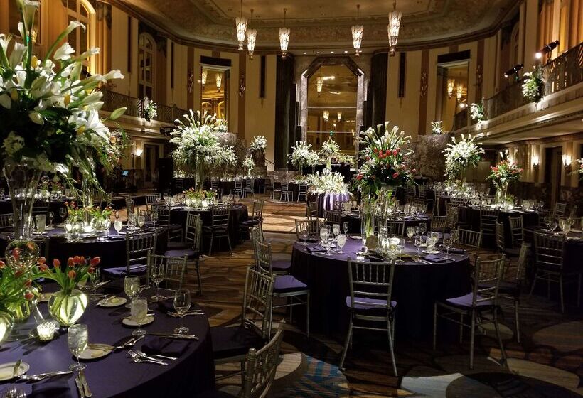 בית מלון כפרי Hilton Cincinnati Netherland Plaza