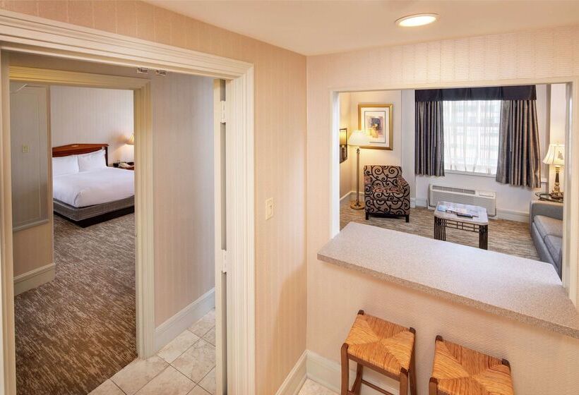 בית מלון כפרי Hilton Cincinnati Netherland Plaza