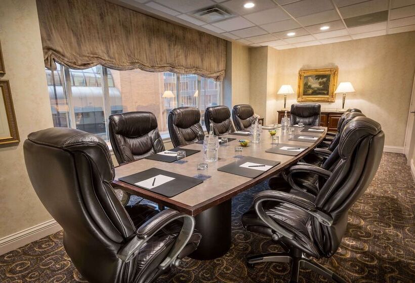 בית מלון כפרי Hilton Cincinnati Netherland Plaza