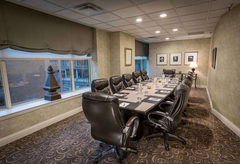 בית מלון כפרי Hilton Cincinnati Netherland Plaza