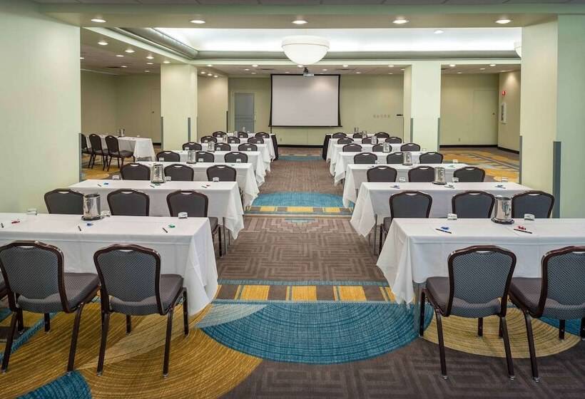 בית מלון כפרי Hilton Cincinnati Netherland Plaza