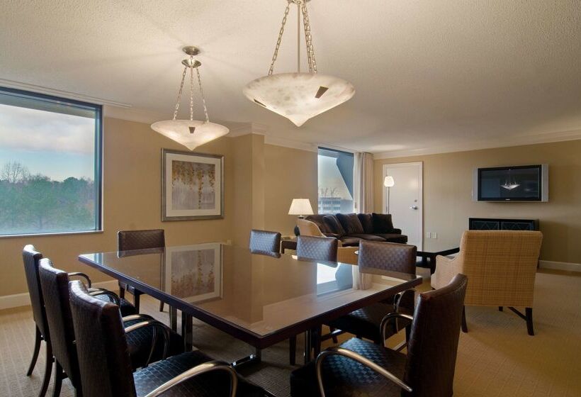 ホテル Hilton Raleigh North Hills