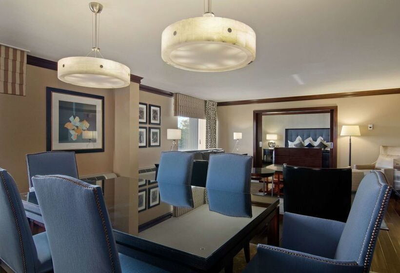 ホテル Hilton Raleigh North Hills