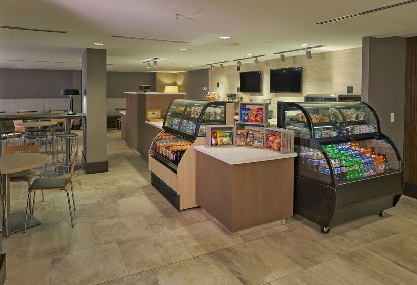 ホテル Hilton Raleigh North Hills