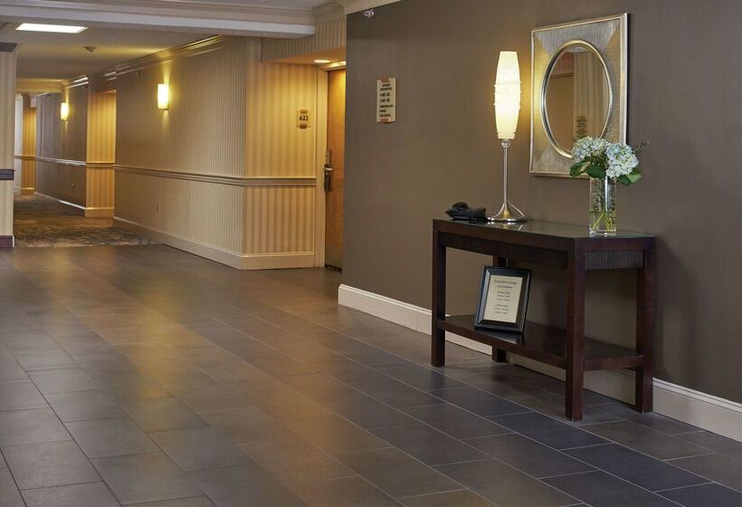 ホテル Hilton Raleigh North Hills