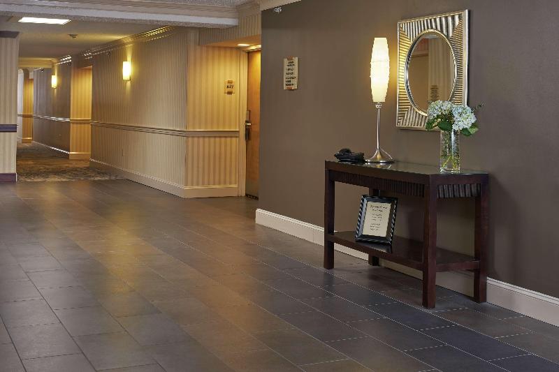 ホテル Hilton Raleigh North Hills