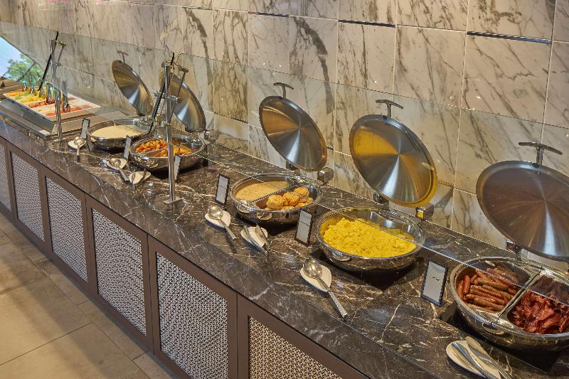 ホテル Hilton Raleigh North Hills