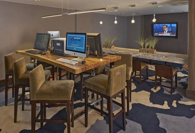 ホテル Hilton Raleigh North Hills