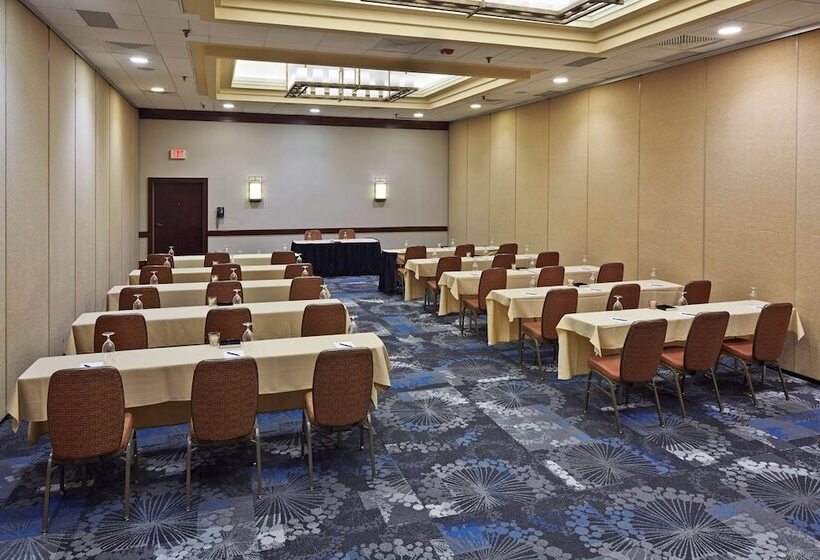 ホテル Hilton Raleigh North Hills