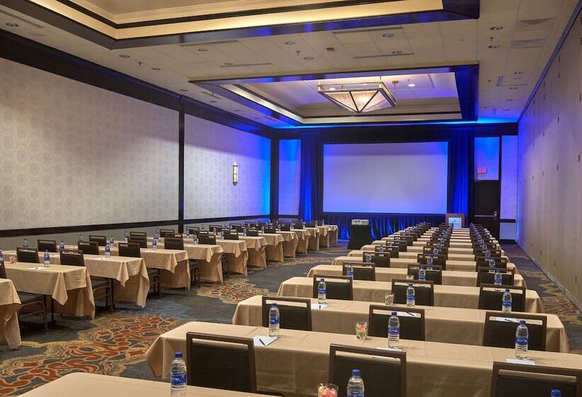 ホテル Hilton Raleigh North Hills