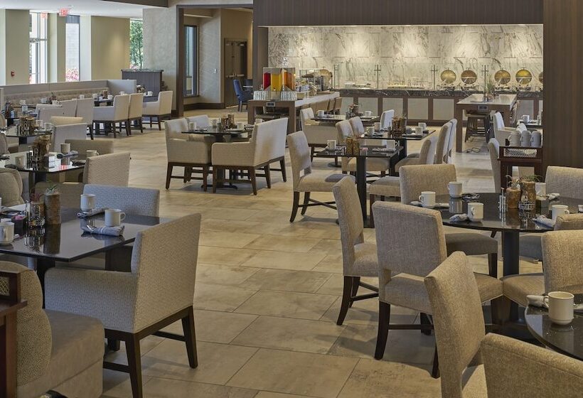 ホテル Hilton Raleigh North Hills