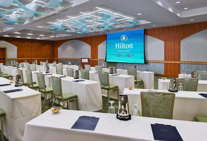 בית מלון כפרי Hilton Waikiki Beach Resort & Spa