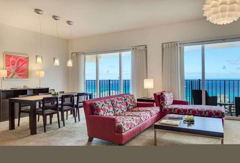 בית מלון כפרי Hilton Waikiki Beach Resort & Spa