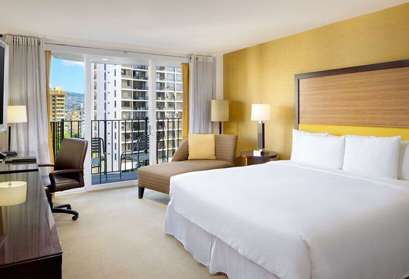 בית מלון כפרי Hilton Waikiki Beach Resort & Spa
