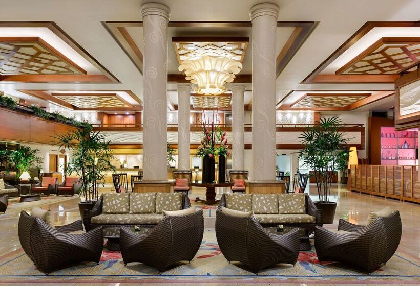 בית מלון כפרי Hilton Waikiki Beach Resort & Spa