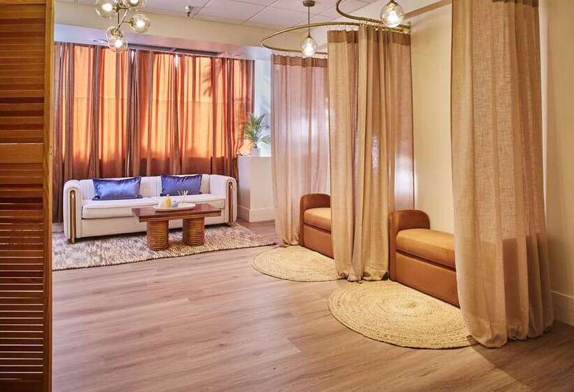 בית מלון כפרי Hilton Waikiki Beach Resort & Spa