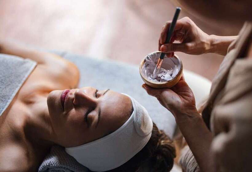 בית מלון כפרי Hilton Waikiki Beach Resort & Spa