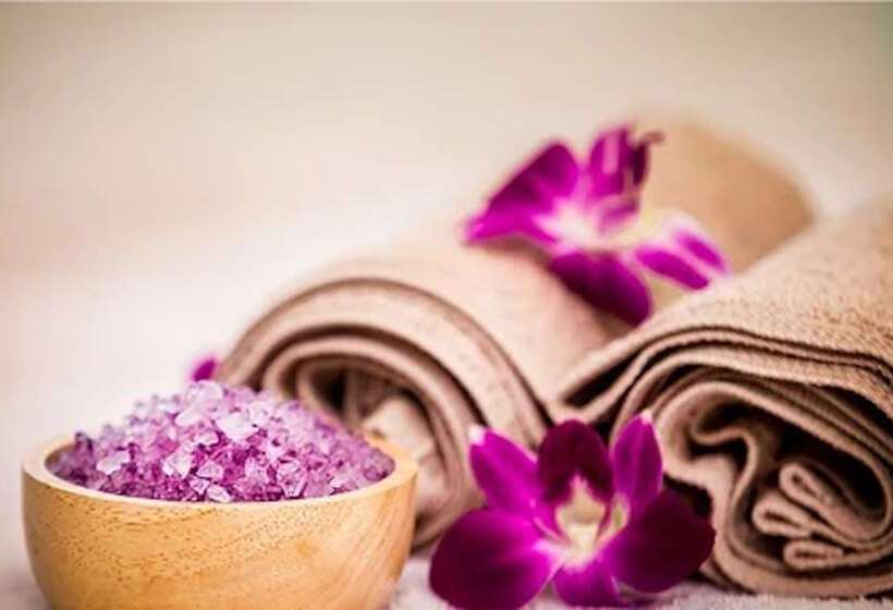 בית מלון כפרי Hilton Waikiki Beach Resort & Spa