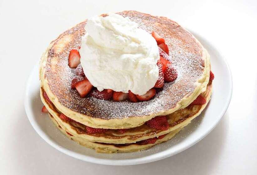 בית מלון כפרי Hilton Waikiki Beach Resort & Spa