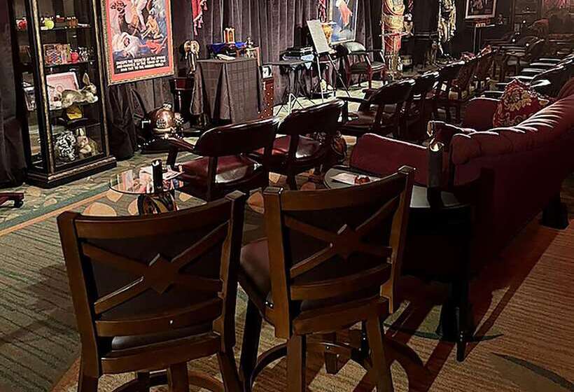 בית מלון כפרי Hilton Waikiki Beach Resort & Spa