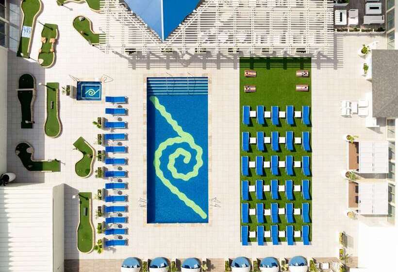 בית מלון כפרי Hilton Waikiki Beach Resort & Spa