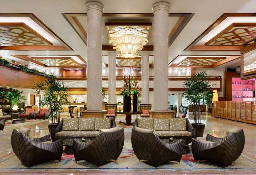 בית מלון כפרי Hilton Waikiki Beach Resort & Spa