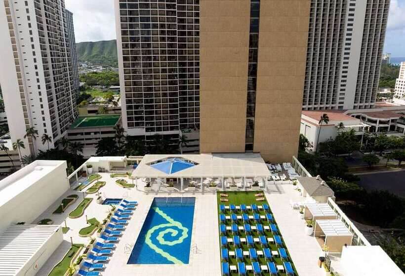 בית מלון כפרי Hilton Waikiki Beach Resort & Spa