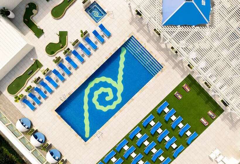 בית מלון כפרי Hilton Waikiki Beach Resort & Spa