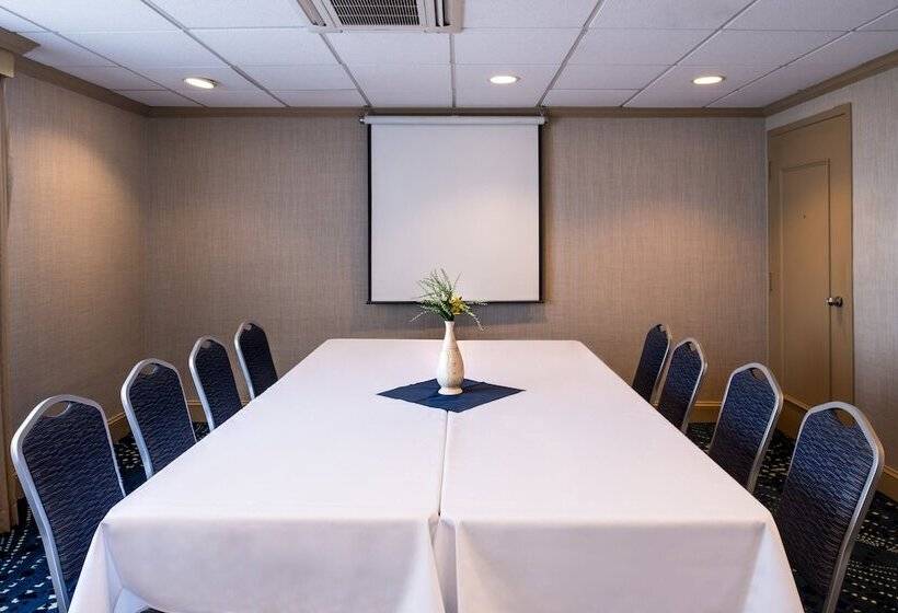 فندق Holiday Inn Concord Downtown, An Ihg