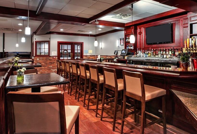 فندق Holiday Inn Concord Downtown, An Ihg