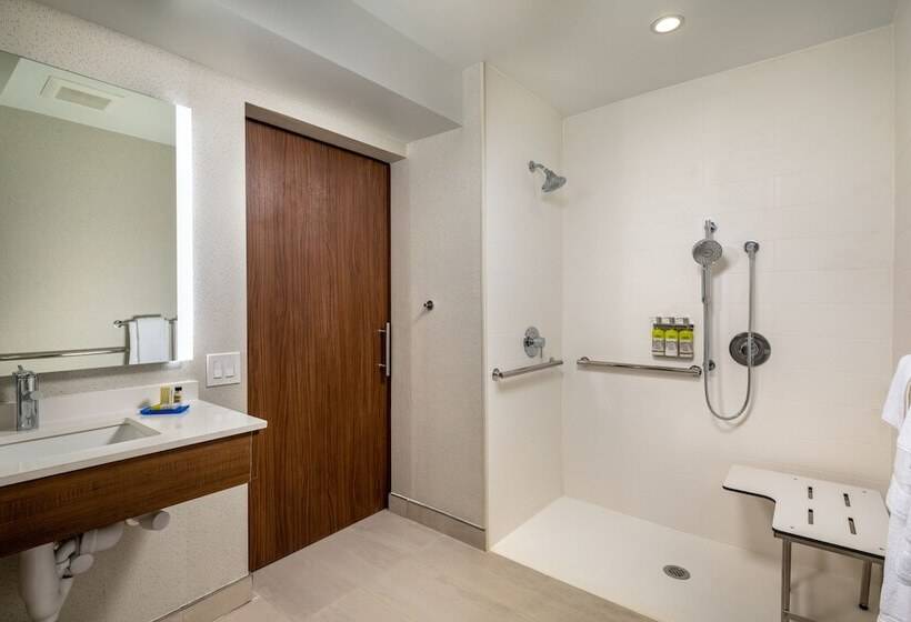 فندق Holiday Inn Express & Suites Chatsworth, An Ihg