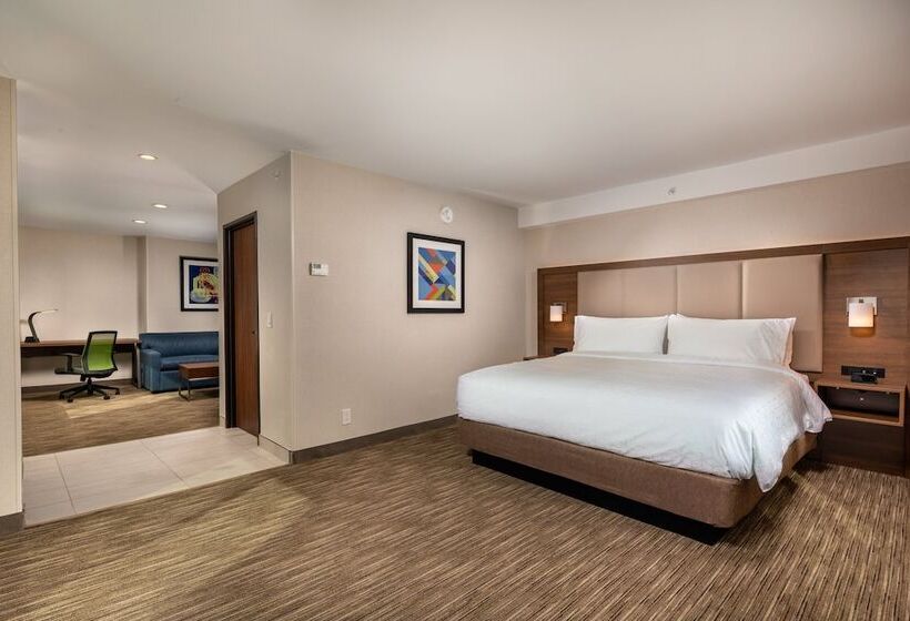 فندق Holiday Inn Express & Suites Chatsworth, An Ihg