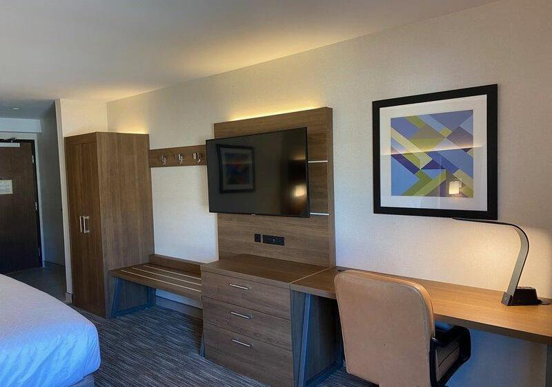 فندق Holiday Inn Express & Suites Chatsworth, An Ihg