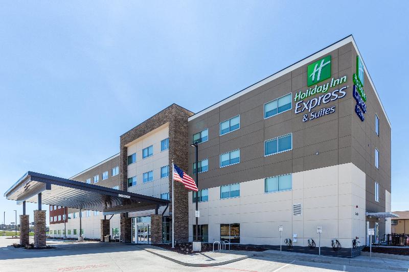 Отель Holiday Inn Express & Suites Springfield North, An Ihg