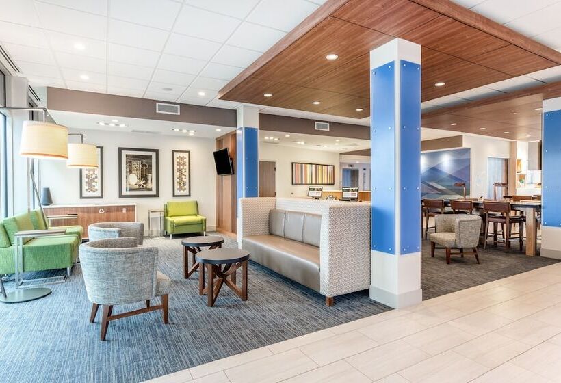 Отель Holiday Inn Express & Suites Springfield North, An Ihg