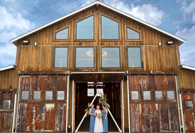 Отель Holiday Inn Express & Suites Springfield North, An Ihg