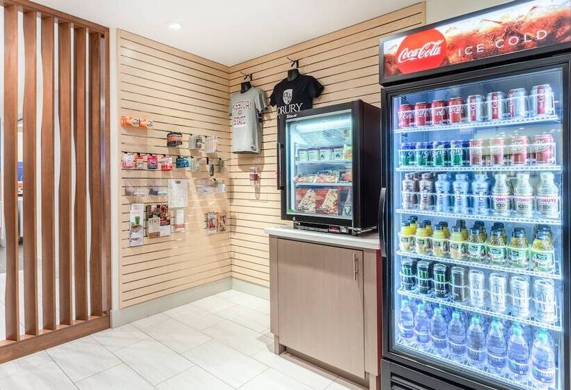 Отель Holiday Inn Express & Suites Springfield North, An Ihg