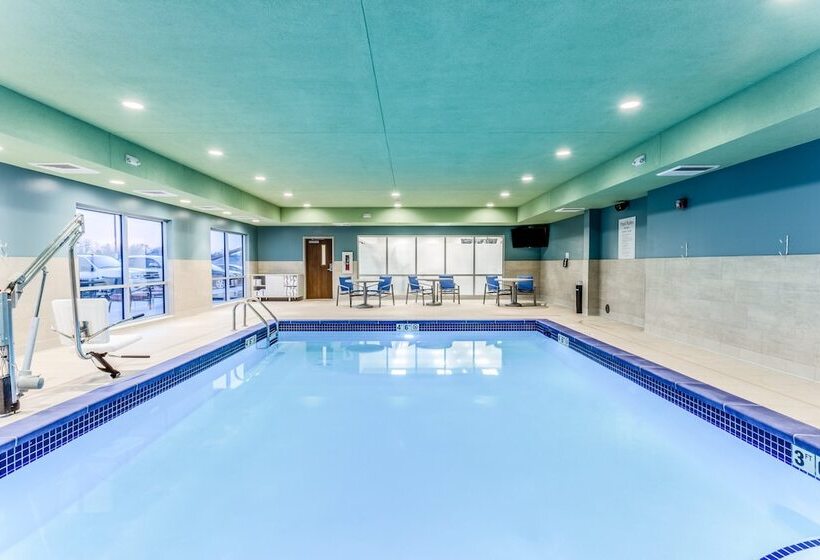 Отель Holiday Inn Express & Suites Springfield North, An Ihg