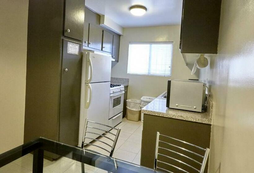 فندق Hollywood Orchid Suites