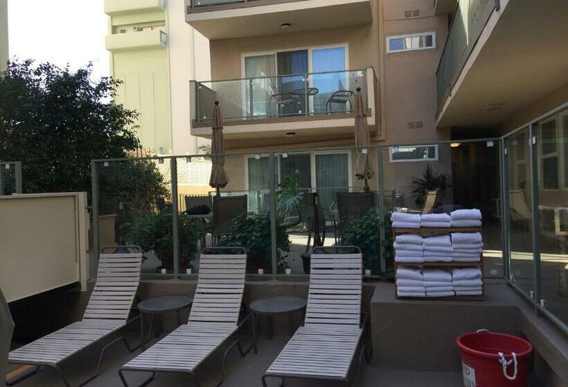 فندق Hollywood Orchid Suites