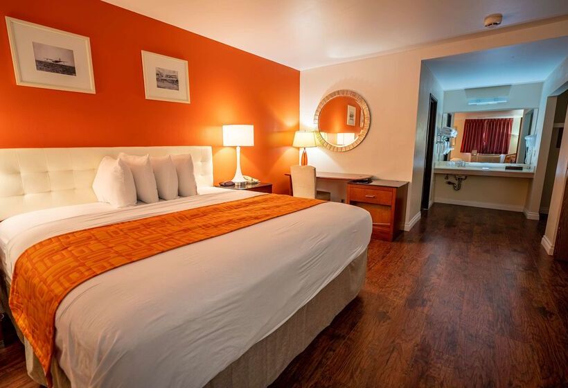 فندق Howard Johnson By Wyndham Buena Park