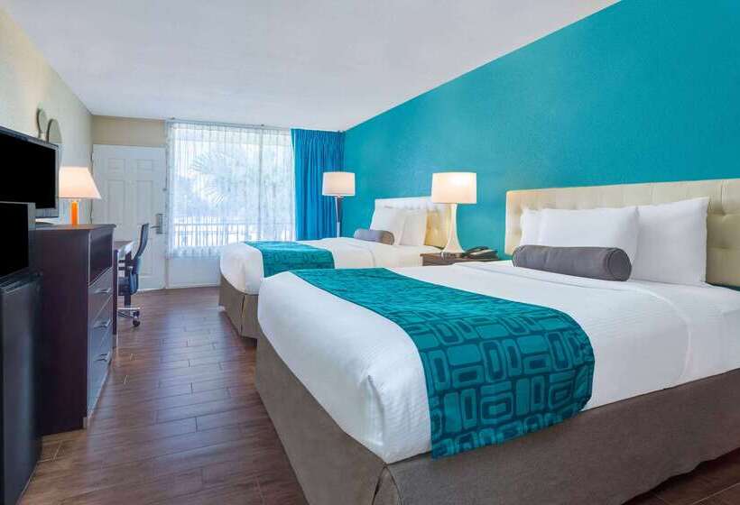 فندق Howard Johnson By Wyndham Lakeland