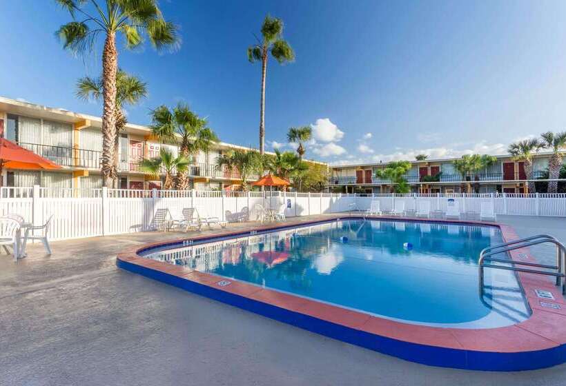 فندق Howard Johnson By Wyndham Lakeland