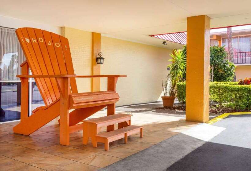 فندق Howard Johnson By Wyndham Lakeland