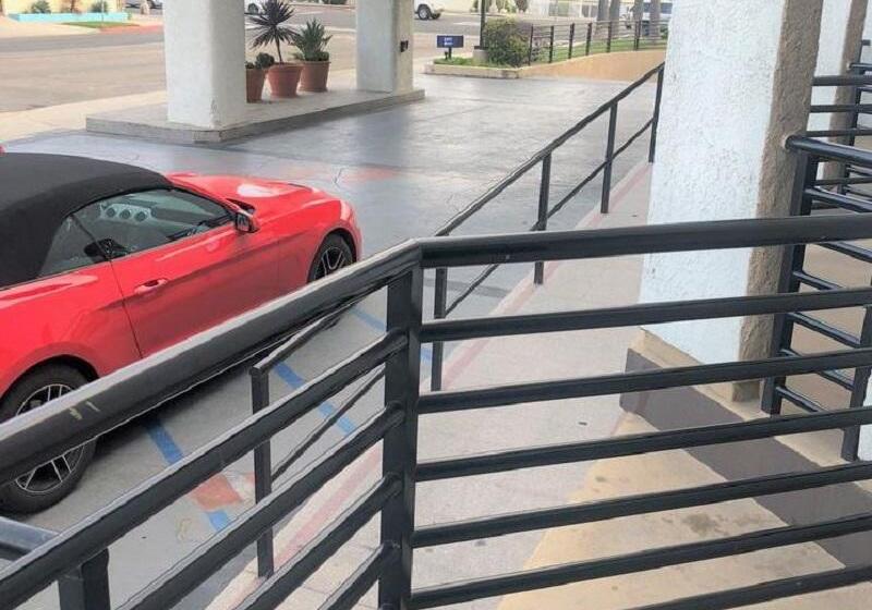 Отель Huntington Beach Inn