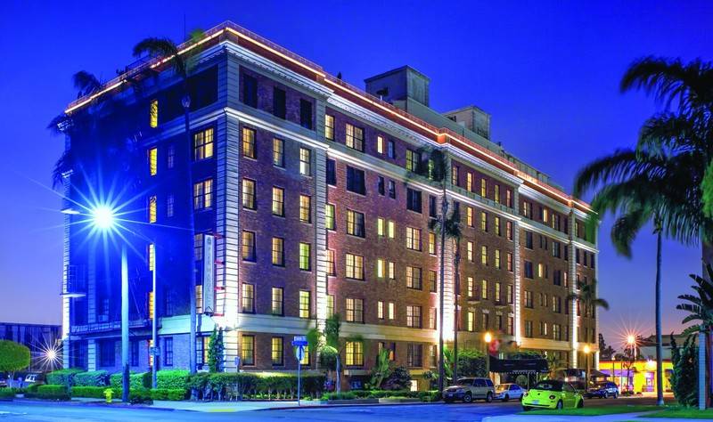 هتل Inn At The Park