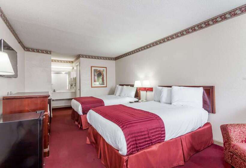 فندق Knights Inn Hurricane Mills